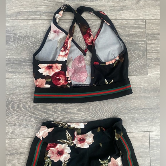 SOLD 📦flower print gym set with red green and black side stripes BUNDLE ONLY! - Picture 3 of 3